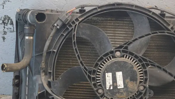 Ventilateur BMW OEM JKM23576 pour E90 E91 3.0B image 3