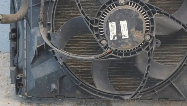 Ventilateur BMW OEM JKM23576 pour E90 E91 3.0B image 6