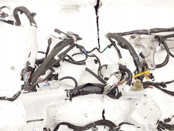 Bedrading Lexus ES 300h 8214533T70 image 2