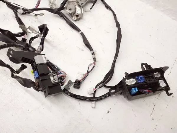 Bedrading Lexus ES 300h 8214533T70 image 4