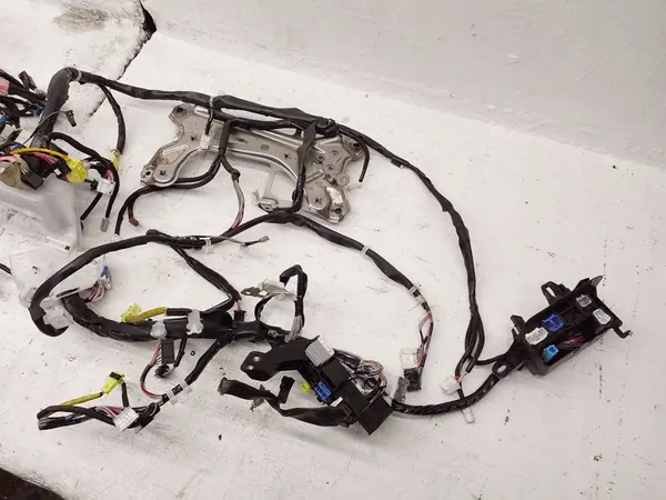 Bedrading Lexus ES 300h 8214533T70 image 6