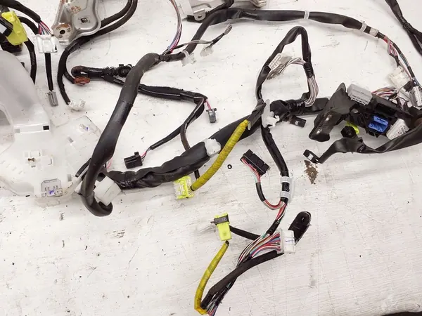 Bedrading Lexus ES 300h 8214533T70 image 8