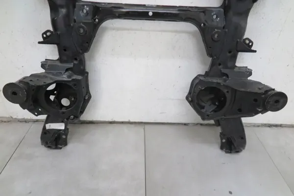 BMW Vorderes Hilfsrahmen OEM 6884852 - Gebraucht image 3