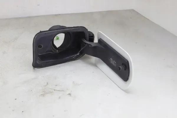 BMW X4 F26 Kraftstoffklappe OEM 7370263 - Gebraucht image 3