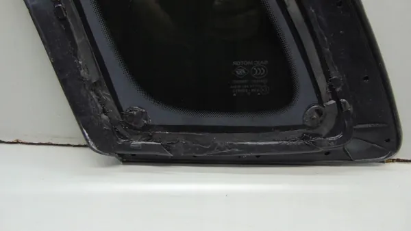 Karossglas Bak Höger MG HS I 2022 OEM 10400535 image 4