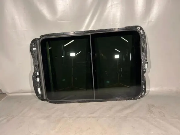 Porsche Cayenne kattoluukku OEM 7P0877041F - Käytetty image 2