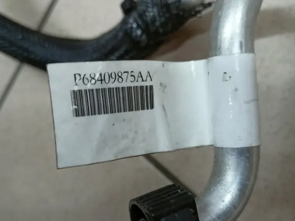 Ilmastointipurkausletku OEM 68409875AB Jeep Wrangler JL:lle image 3