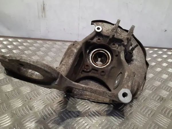 Bakre höger navbärare OEM 8R0505432F - Begagnad image 3