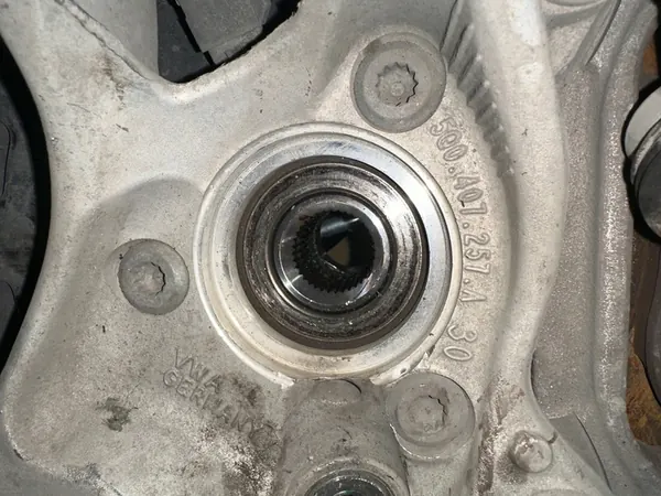 Audi Q3 83A Giunto di Sospensione Sinistro Completo OE image 2