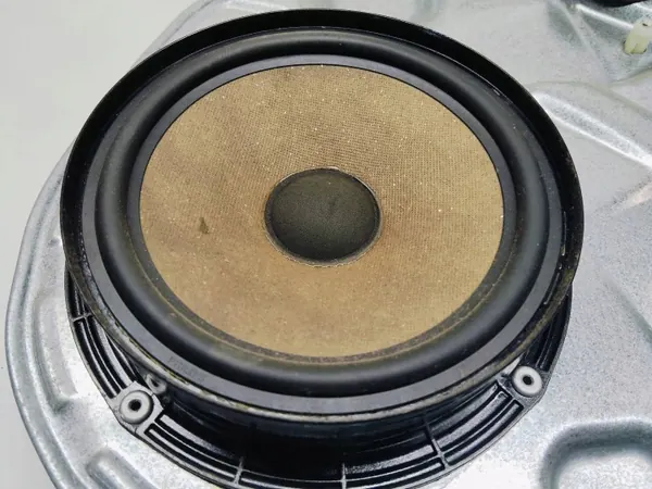 VW bakre höger dörr fönsterregulator OEM 6Q0837138 image 4