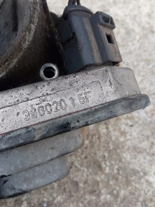 CHEROKEE KJ LIBERTY 2.8 CRD Drossel 39002015F image 5