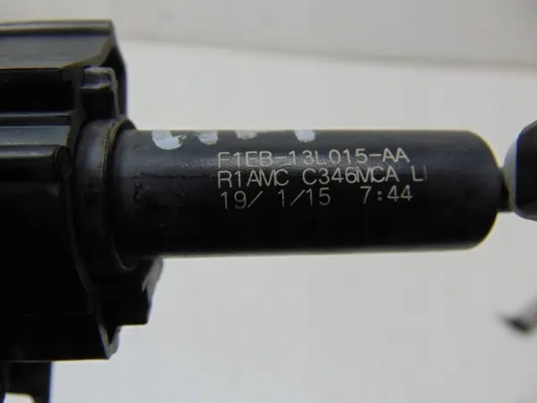 Pompe lave-glace Ford OE F1EB-13L015-AA d'occasion image 7