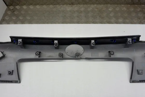 Toyota C-HR Kofferbakklep Strip OEM 76811-F4010 image 10