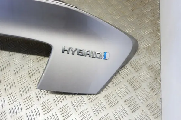 Toyota C-HR Kofferbakklep Strip OEM 76811-F4010 image 5