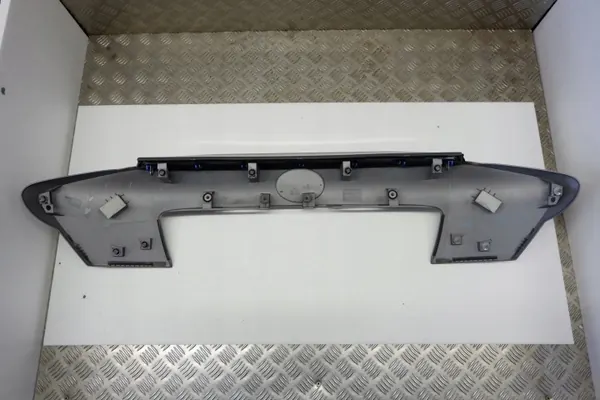 Toyota C-HR Kofferbakklep Strip OEM 76811-F4010 image 8