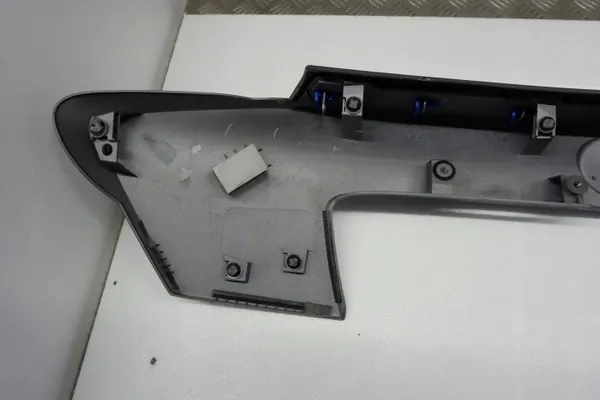Toyota C-HR Kofferbakklep Strip OEM 76811-F4010 image 9