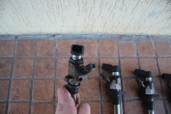 Inyector OEM 9647247280 para Peugeot 307 2.0 HDI image 3