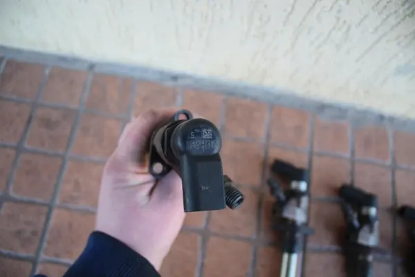 Inyector OEM 9647247280 para Peugeot 307 2.0 HDI image 4