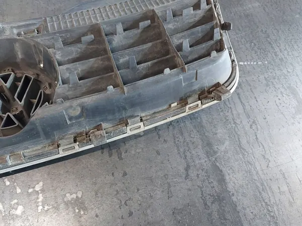 VW Passat B5 Lift Front Grill Chrome 3B0853651L image 10