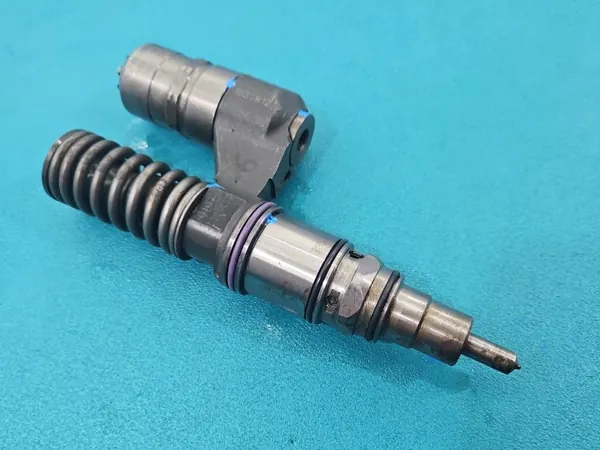 Bomba de inyección Scania 4 Bosch PDE R P T Euro3 OEM 0414701008 image 2
