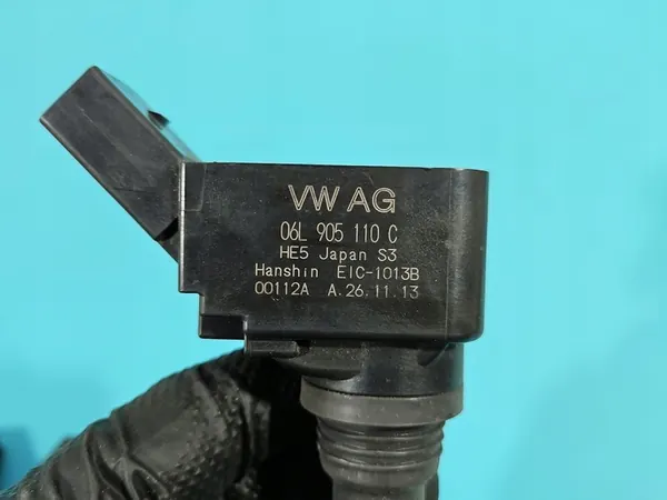 Bobina de ignição Audi A5 2.0 TFSI OEM 06L905110C image 6