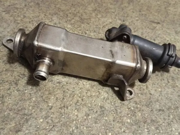 BMW E39 3.0 D Abgaskühler OEM 7787404 image 5