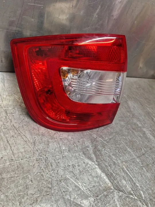 LÁMPARA TRASERA IZQUIERDA SKODA RAPID 2017-2019 image 2