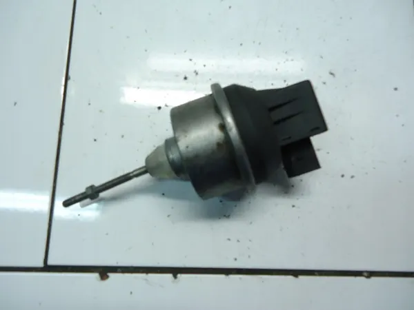 Válvula Turbo VW AUDI SKODA SEAT 2.0TDI CFF - Usada image 3