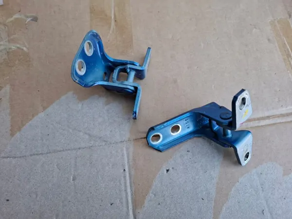 Charnière de Porte Droite Avant OEM Citroen C-Zero image 2