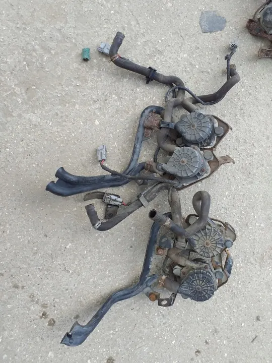 Pompe à air secondaire Toyota OE 17610-0S010 image 2