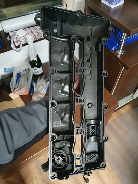 Tampa de Válvulas MERCEDES 2.2 CDI A6510105844 A6510101230 image 2