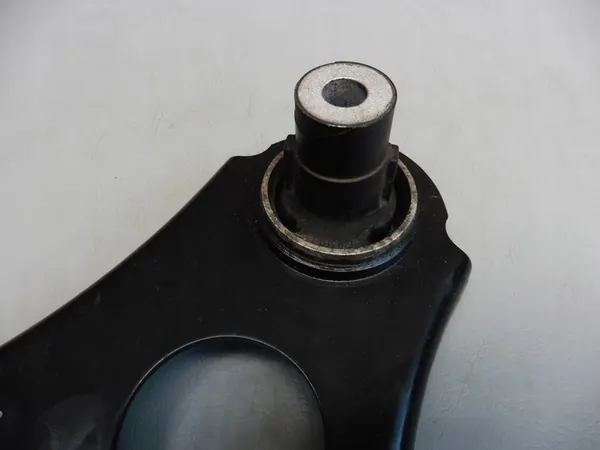Braccio di Controllo Sinistro Renault Twingo III OEM A453 image 2