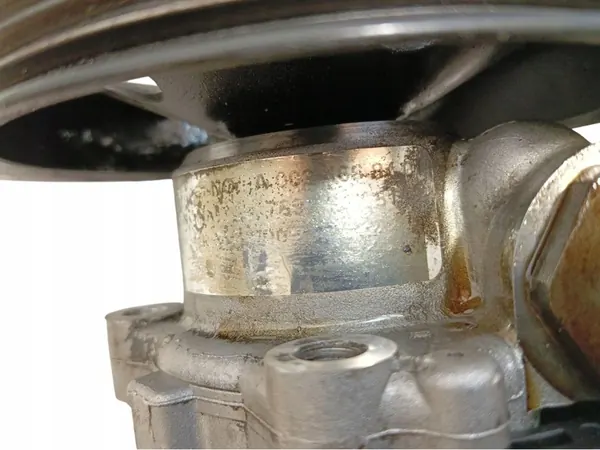 Servostyrningspump Mercedes C W203 A0024668401 image 2