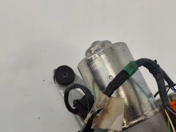 Kattopumppu OEM 8H0871611A Audi A4 S4 B7 Cabriolle image 4