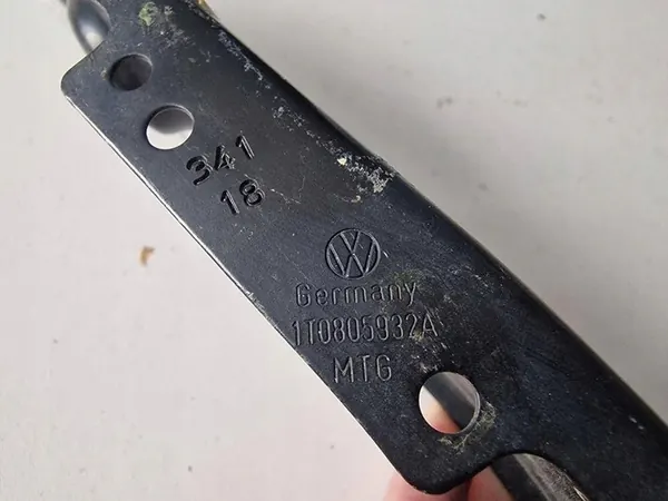 Support de Fixation de Phare Avant Droit Touran I Caddy III image 5