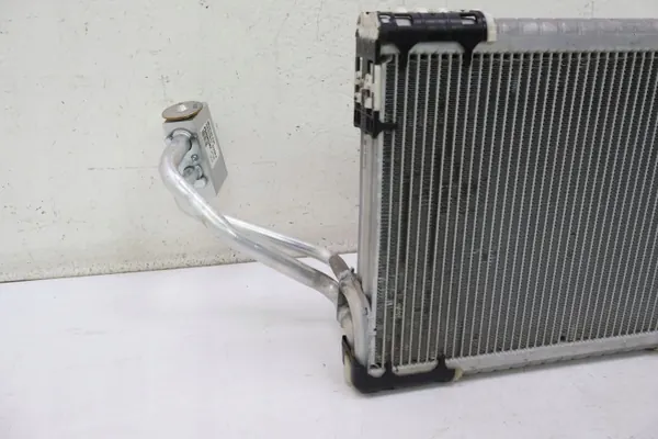 Grattoir évaporateur climatisation Maserati Grecale OEM MR447500-5180 image 4