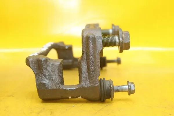 OEM 4416 Y04128 Étrier de serrage arrière Mercedes Sprinter image 5