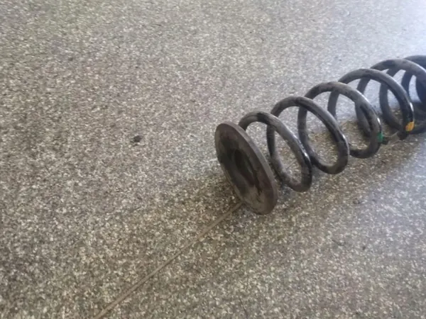 Achter rechter schokdemperveer OEM 55350G2200 Hyundai image 3