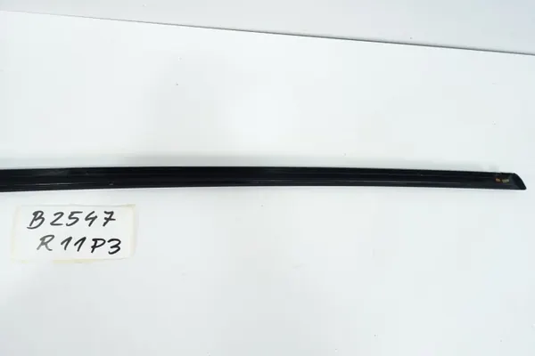 Mercedes C W205 Farmari vasen takaikkunatiiviste OEM image 3
