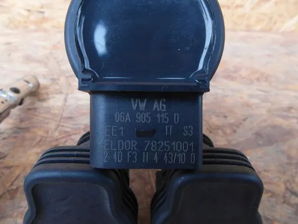 Bobina de ignição AUDI A3 S3 8L TT 8N GOLF IV 06A905115D image 2
