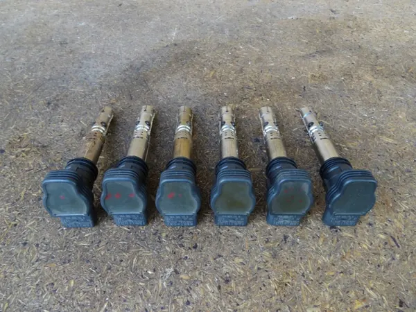 Bobina de ignição AUDI A3 S3 8L TT 8N GOLF IV 06A905115D image 5