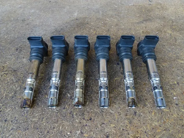 Bobina de ignição AUDI A3 S3 8L TT 8N GOLF IV 06A905115D image 6