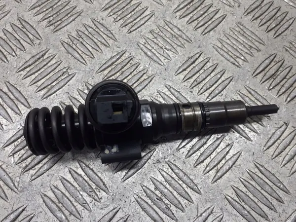 Pompe lave-glace OEM 036130073B pour VW Golf image 2