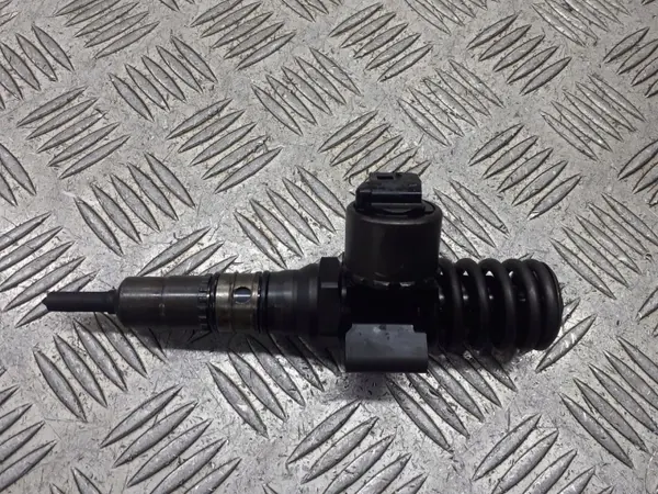 Pompe lave-glace OEM 036130073B pour VW Golf image 3