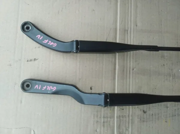 Vasemmalle + oikealle etupyyhkijän varsi VW Golf IV image 2