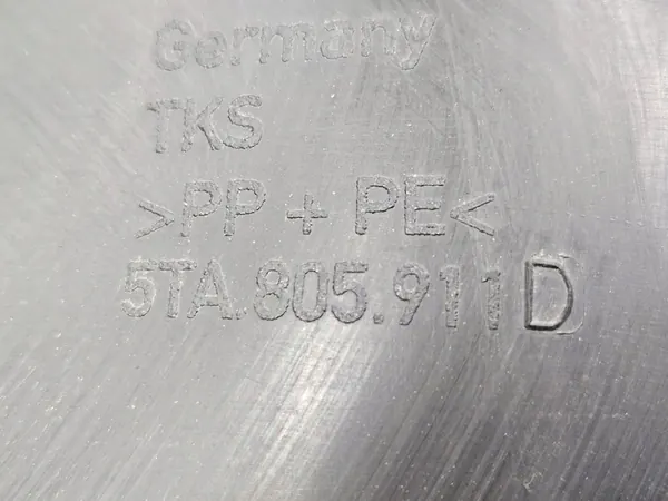 VW Touran Etu Vasemman Lokasuojan 2015 OEM 5TA805911D image 9