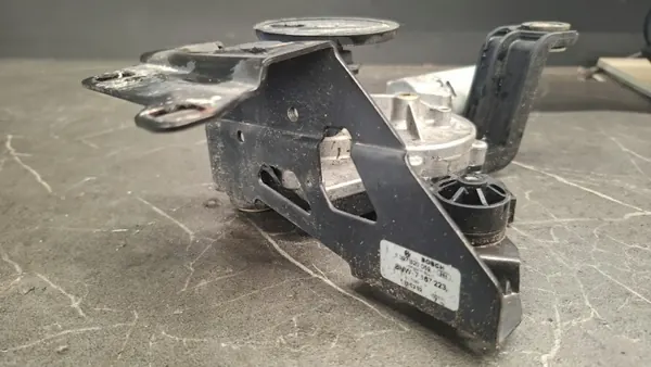 BMW 7167223 Achterruitwissermotor image 3