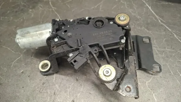 BMW 7167223 Achterruitwissermotor image 5