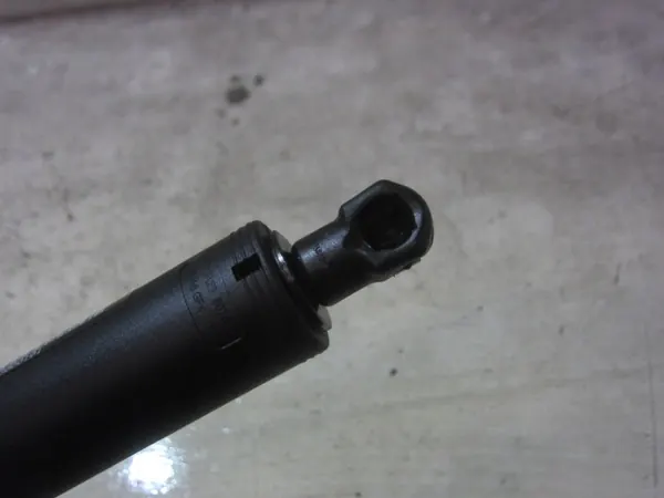 BMW 3 F34 GT kofferbakactuator links OEM 51247298983 image 4