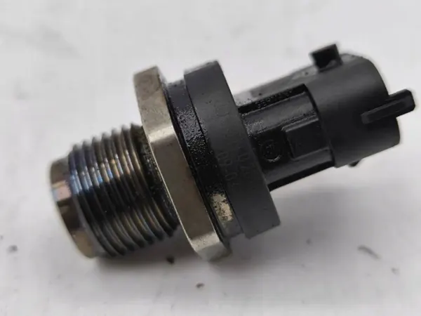 Sensor pressão combustível OEM 0281002952 Volvo XC60 image 2